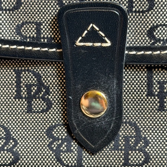 Vintage 90s Dooney & Bourke Black Signature Canvas Crossbody Bag - Picture 8 of 8